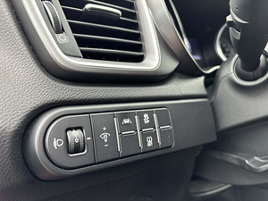 Kia Ceed (12 foto / 13)
