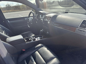 Volkswagen Touareg (5 foto / 6)