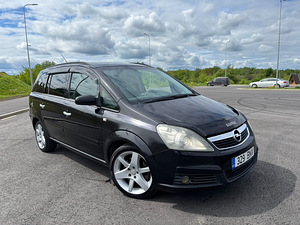 Opel Zafira (2 фото из 6)