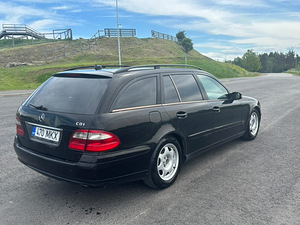 Mercedes Benz E220 (2 foto / 6)