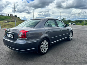 Toyota Avensis (3 фото из 6)