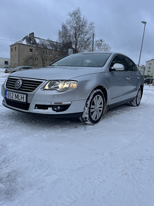 Volkswagen Passat Highline 2.0 147kW (2 foto / 7)