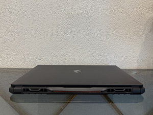 Uueväärne Aorus Gaming laptop, RTX 4060, 360HZ 17’ (4 foto / 8)