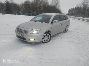 Toyota Avensis (4 foto / 4)