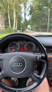 Audi A6 C5 (6 фото из 13)