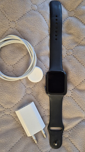 Apple watch 4, 44мм (1 фото из 6)