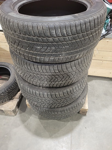Pirelli rehvid 275/55R20 (3 foto / 7)