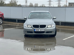 BMW e90 320i автомат (2 фото из 12)
