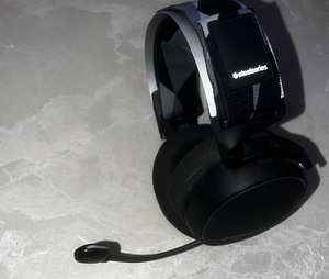 SteelSeries Arctis 7 - Беспроводные игровые наушники (3 фото из 3)