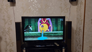 Teler LG 42" (106 cm) Full HD (2 foto / 4)
