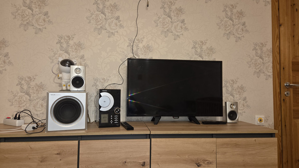 Kompaktne 2.1 kodukino Grundig