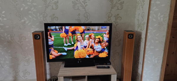 Телевизор LG 42" (106 см) Full HD