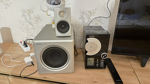 Музыкальный центр 2.1 Grundig (3 фото из 3)