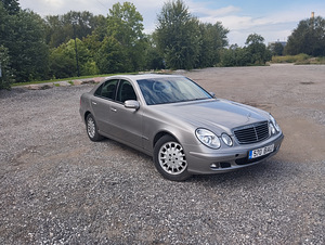 Mercedes Benz E220 (1 foto / 12)