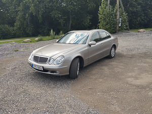 Mercedes Benz E220 (6 foto / 12)