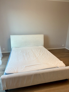 Voodi ja IKEA madrats (1 foto / 2)