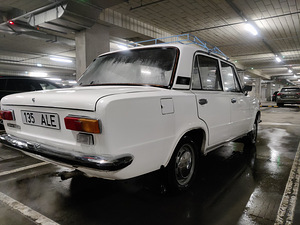 Lada 21011 (10 фото из 12)