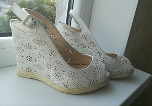 Новые босоножки 38 (2 фото из 2)