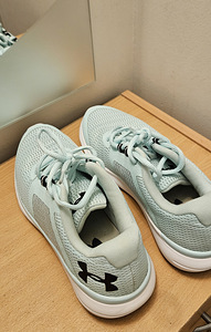Under Armour tossud 37-38 (3 foto / 4)