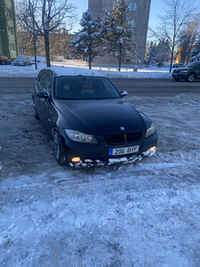 BMW 320i автомат 2007 (1 фото из 8)
