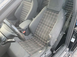 Volkswagen Golf GTI 147kw (8 foto / 14)