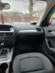 Audi A4 B8 2.0TFSI (10 foto / 11)