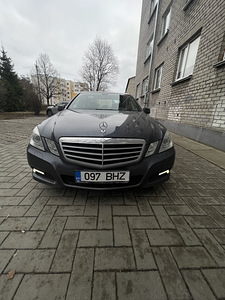 Mercedes-Benz E350 4matic 2010 (2 foto / 6)