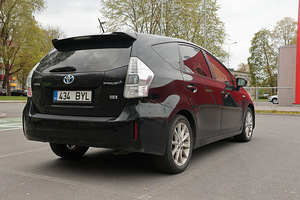 Toyota prius+ (2 foto / 14)