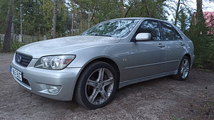 Lexus is200 varuosadeks (3 foto / 5)