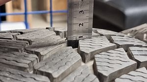 Talverehvid Michelin X-ICE SNOW. 4tk 235/35R19 (5 foto / 8)