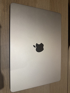 Macbook Air M3 256gb 13.6" (2 foto / 3)