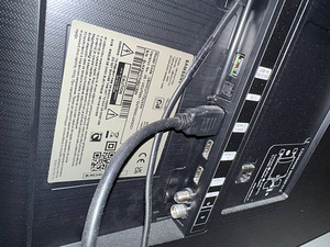 Samsung TV 43" UE43CU712U — 4K Smart TV Телевизор (3 фото из 3)