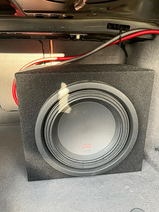 Subwoofer Alpine type R + Magnat võimendi (1 foto / 4)