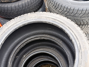 Шины Pirelli Ice Zero 235/45R18 (4 фото из 5)