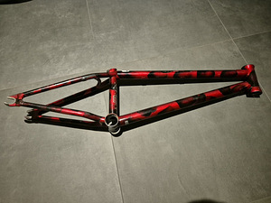 BMX raam: Wethepeople Versus 20.65" TT + Tagapidurid (1 foto / 2)