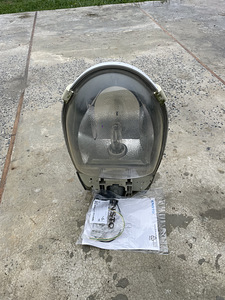Lamp postide prožektor