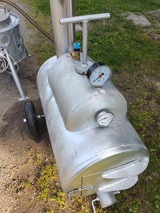 Aurugeneraator ja tsentrifuug (2 foto / 3)