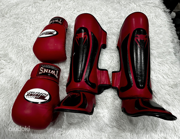Боксерские перчатки и защита ног (фото #2)