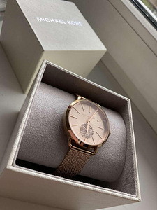 Michael Kors часы (2 фото из 5)