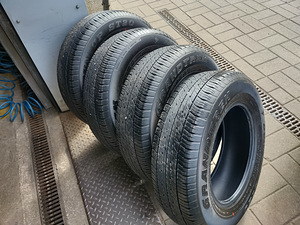 215 70 16 Dunlop ST20 (1 foto / 4)