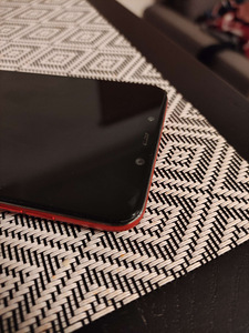 Poco F1 (4 фото из 4)