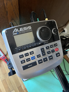 Alesis DM8 USB elektroonilised trummid + taldrik&trummitool (4 foto / 4)