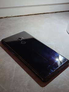 Xiaomi Mi Mix 2 (2 foto / 3)