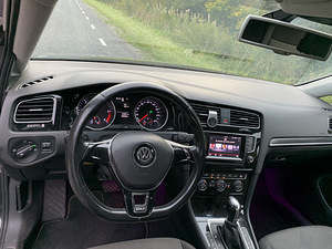 Volkswagen Golf 1.6 77kW 2013 (6 foto / 9)