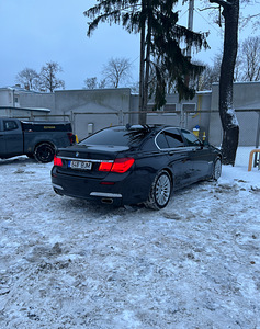BMW 740d 3.0 225kW (5 foto / 15)