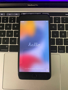 iPhone 7 Plus JetBlack 128 ГБ (1 фото из 3)