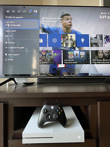 XBOX ONE S 1 ТБ (2 фото из 3)