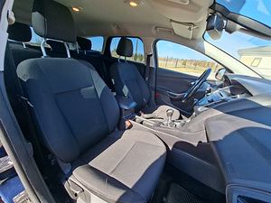 Ford Focus универсал 2016 г. (8 фото из 14)