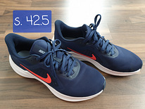 Кроссовки Nike размер 42,5