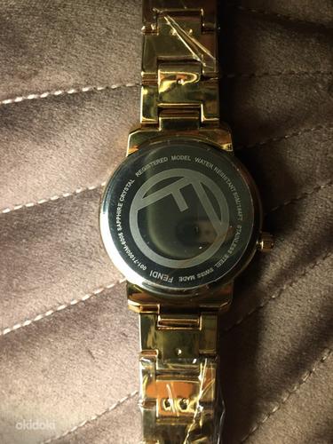 Новые часы с логотипом Fendi для женщин (фото #2)